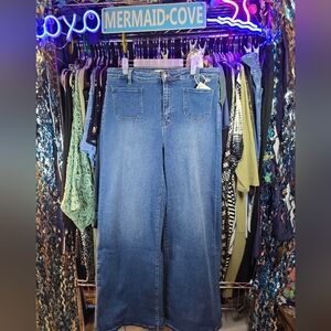 #0185 Sz 16 NWT GRACE+EMMA Valentina Wide Leg Flare Jeans Hi Rise 17-18.75"Waist